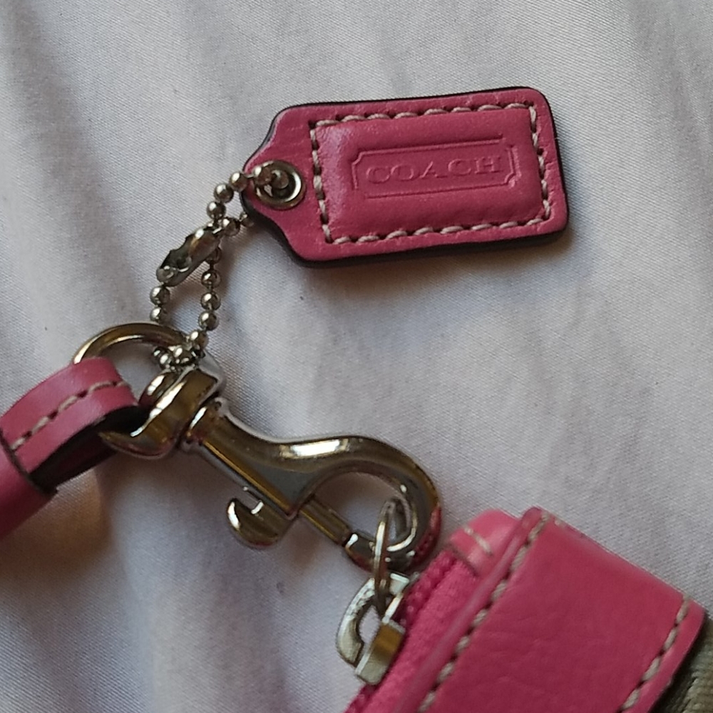Coach Horse & Carriage Pink & Tan Wristlet - Picture 6 of 11